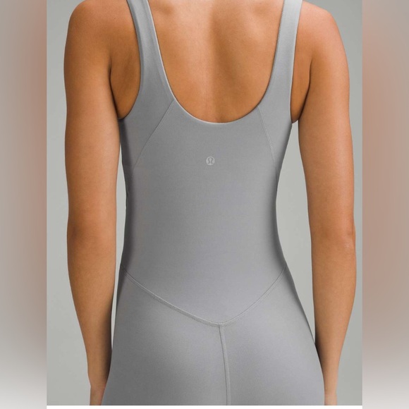 #64 NWT Lululemon Align Bodysuit 25"
Rhino Grey Sz 8 - Picture 4 of 7